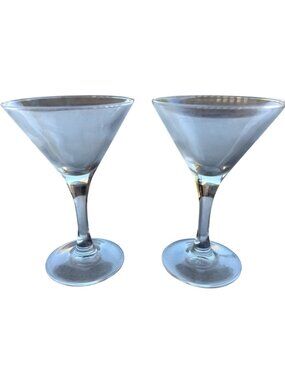 Set of 2 Unbranded Clear 4 oz. Martini Glasses Sleek Silhouette 5" Tall
